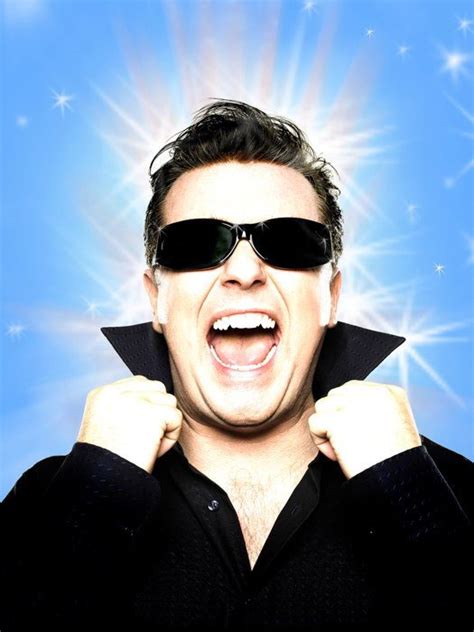 ricky gervais sunglasses